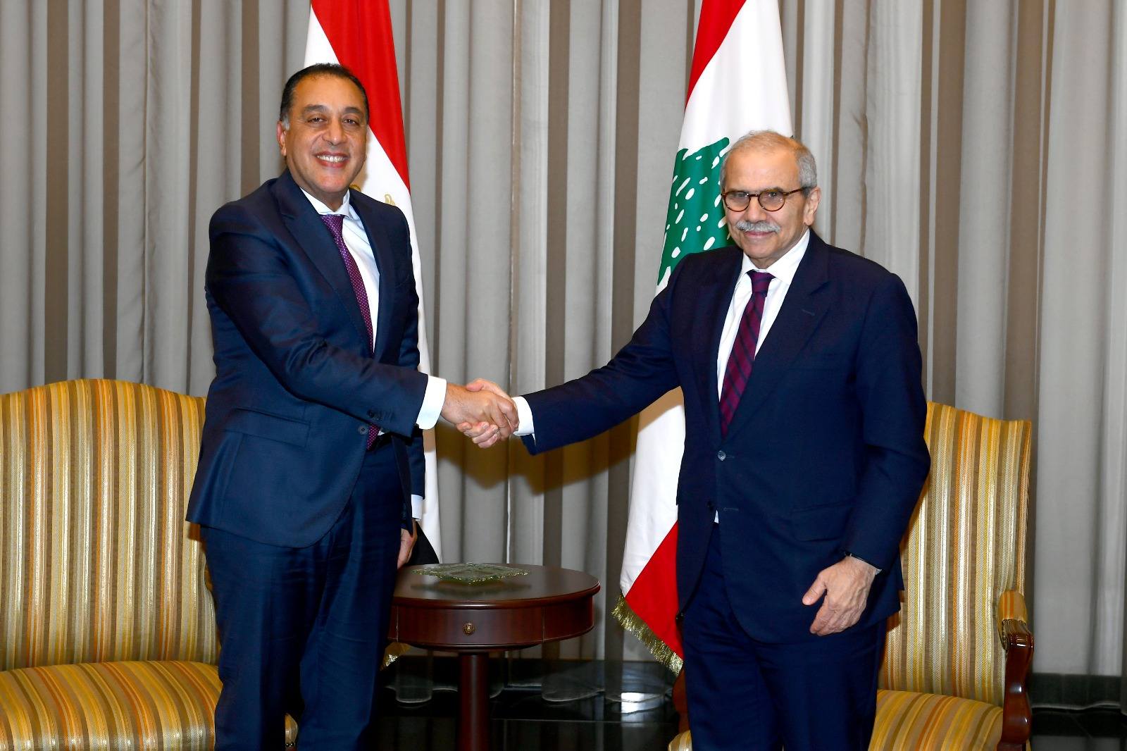 مؤتمر دعم الجيش في شباط.. والجلسة النيابية تُنقذ قرض البنك الدولي<br />
<br />
سلام يُعلن اليوم مشروع الفجوة المالية: إعادة 100 ألف دولار لكل مودع