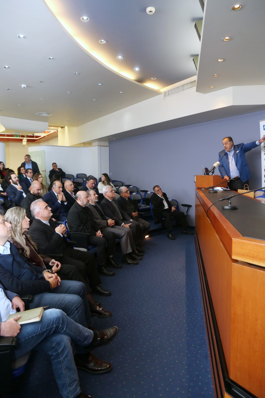 حفل توقيع كتاب جديد حول الحدود البحرية في جامعة سيدة اللويزة