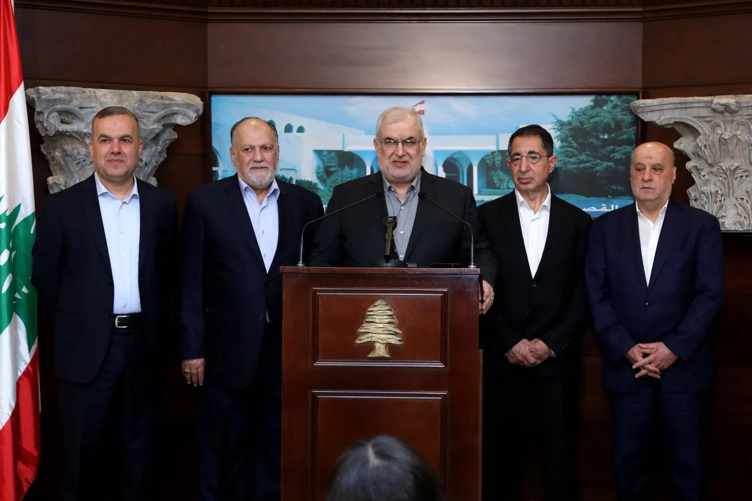 «حزب الله» محشور بـ«حصرية السلاح»... وحواره مع عون يراوح مكانه
قناعة دولية لبنانية بأن قراره في إيران... ومدير المخابرات المصرية في واشنطن