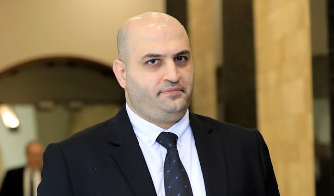 ناصر الدين يفتتح 