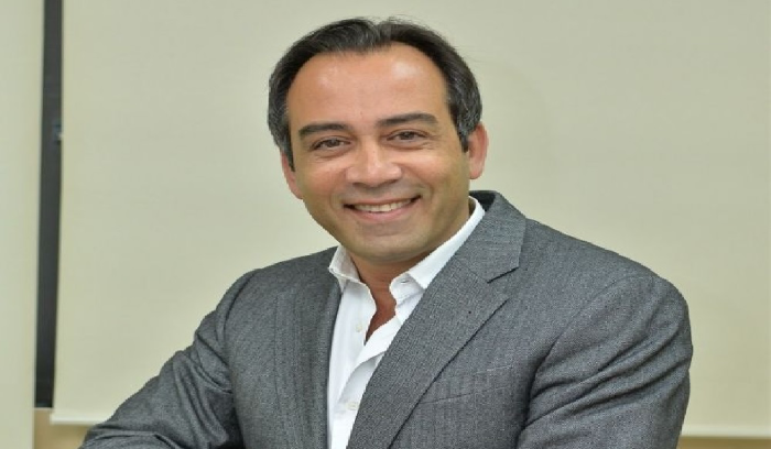 النائب نبيل بدر ينفي بشكل قاطع أي تواصل أو علاقة بما يُعرف بـ“الأمير الوهمي”