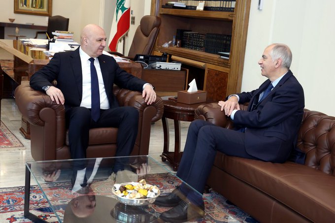 الرئيس عون عرض مع السفير الفرنسي في لبنان، Hervé Magro التحضيرات لمؤتمر دعم الجيش اللبناني