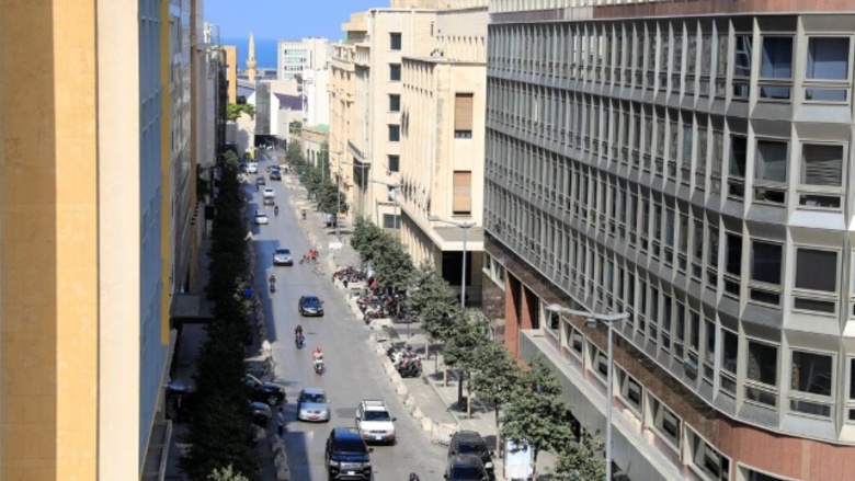 لوبي المصارف يفتح النار على قانون الفجوة.. جنبلاط يُحذّر من تطويق إسرائيل للمنطقة