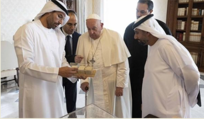 البابا فرنسيس طالب بوقف إطلاق النار والصلاة من اجل لبنان والتقى وفداً من 