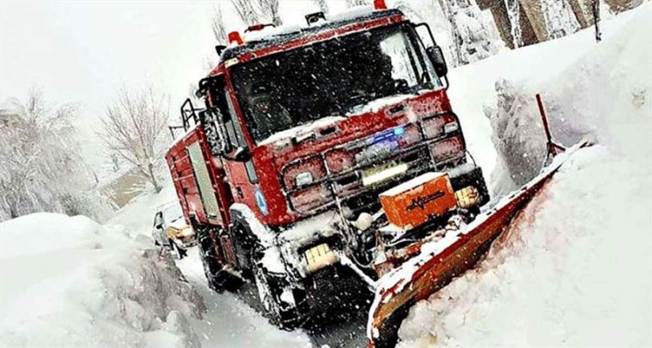 بالفيديو - طرقات جبلية مقطوعة وانقاذ مواطنين علقوا في الضنية والهرمل بسبب الثلوج