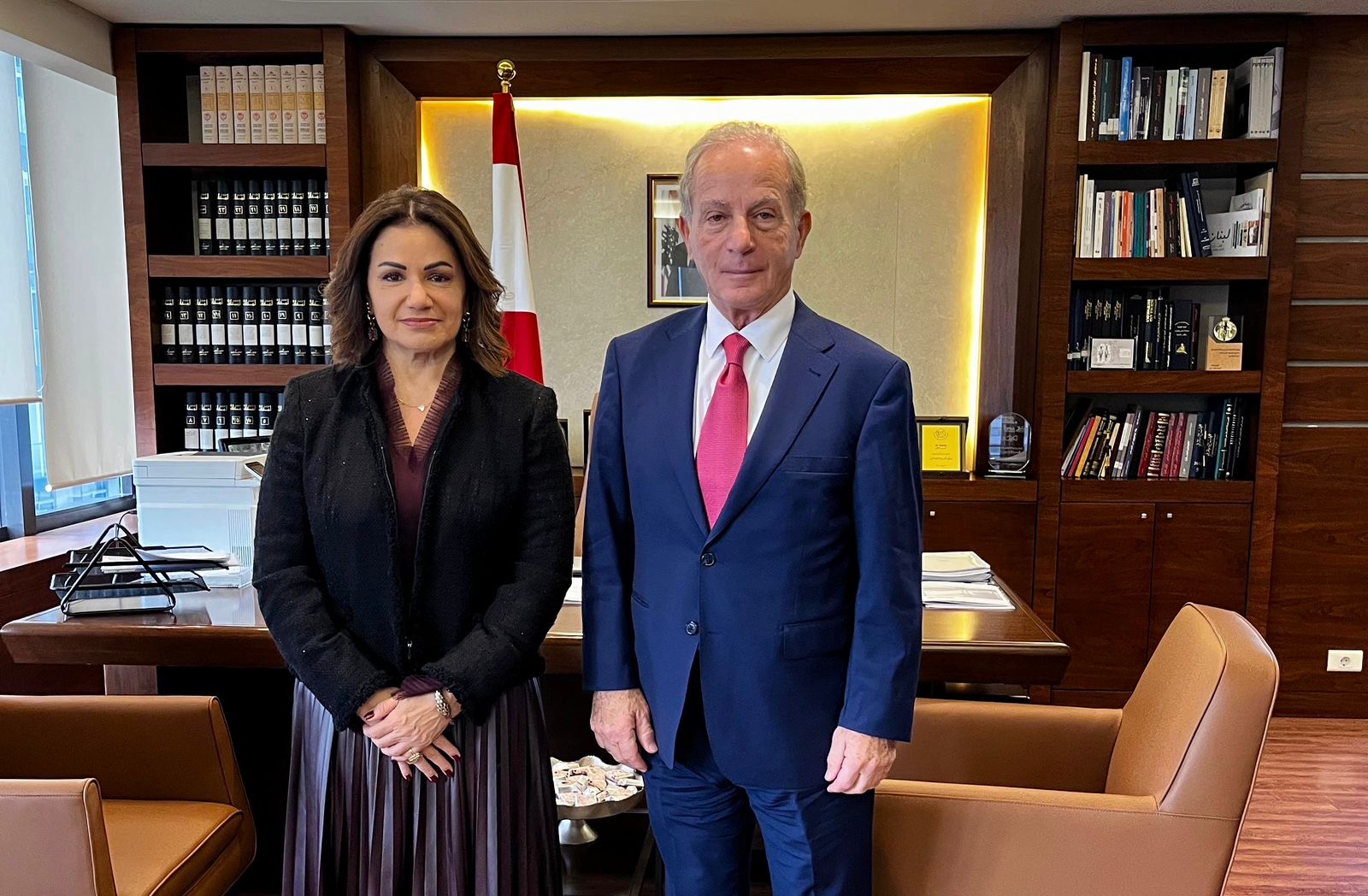 السفير الأميركي يلتقي وزيرة الشؤون الاجتماعية لمناقشة تعزيز الخدمات الاجتماعية