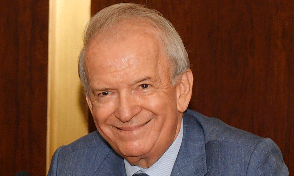 حمادة: حصر السلاح مطلب دستوري وتأجيله يضر بمصلحة لبنان