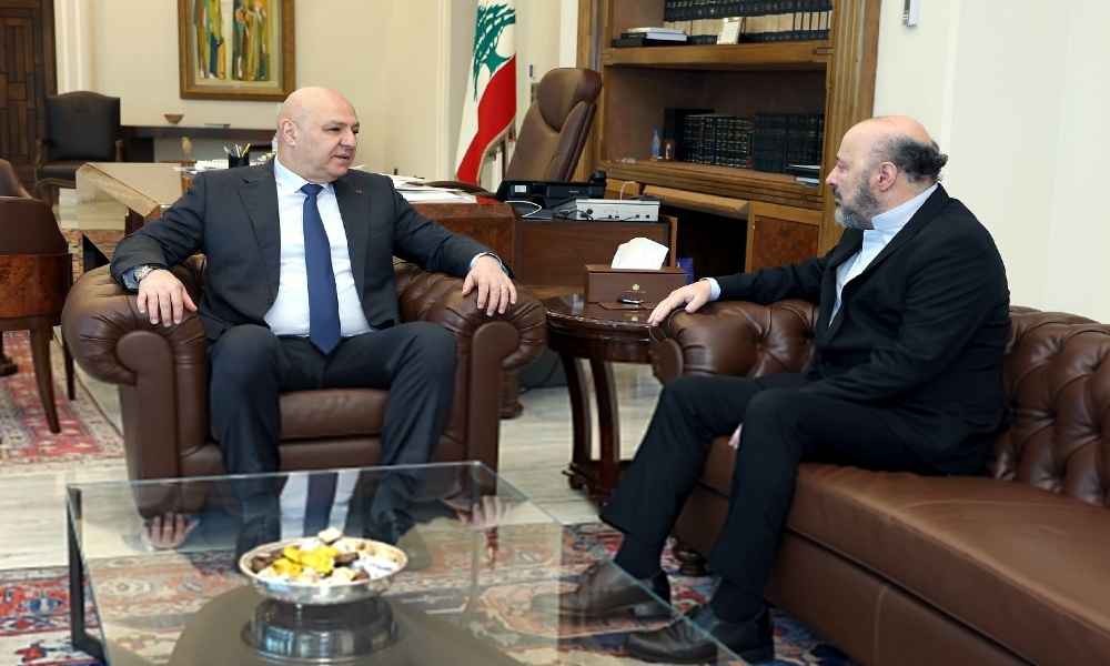 الرئيس عون استقبل رياشي موفدًا من جعجع