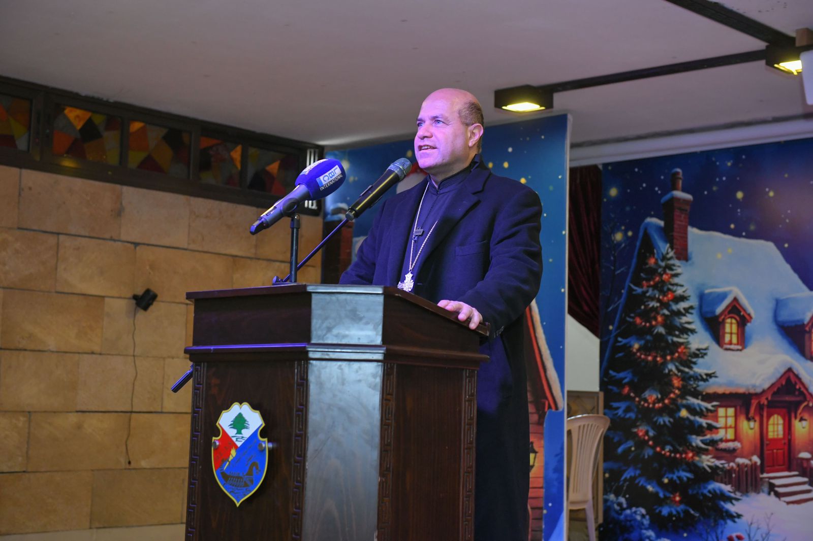 جامعة الروح القدس  والرهبانيّة اللبنانيّة المارونيّة توزّعان الهدايا على أطفال الجنوب