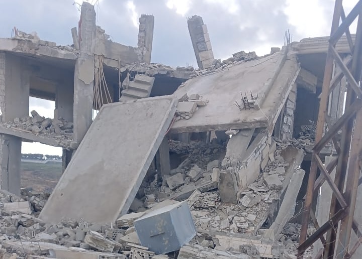 الجيش الإسرائيلي يفجّر منزلًا في مروحين