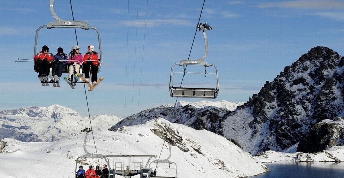 انفجار بمنتجع للتزلج في سويسرا