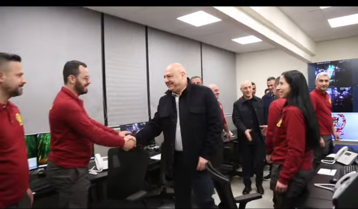 رئيس الجمهورية يتفقّد غرفة عمليات الدفاع المدني عشية رأس السنة