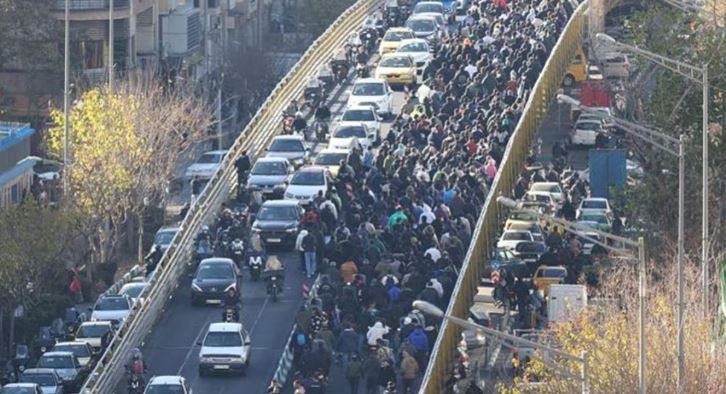 مواجهات بين متظاهرين وقوى الأمن في ايران