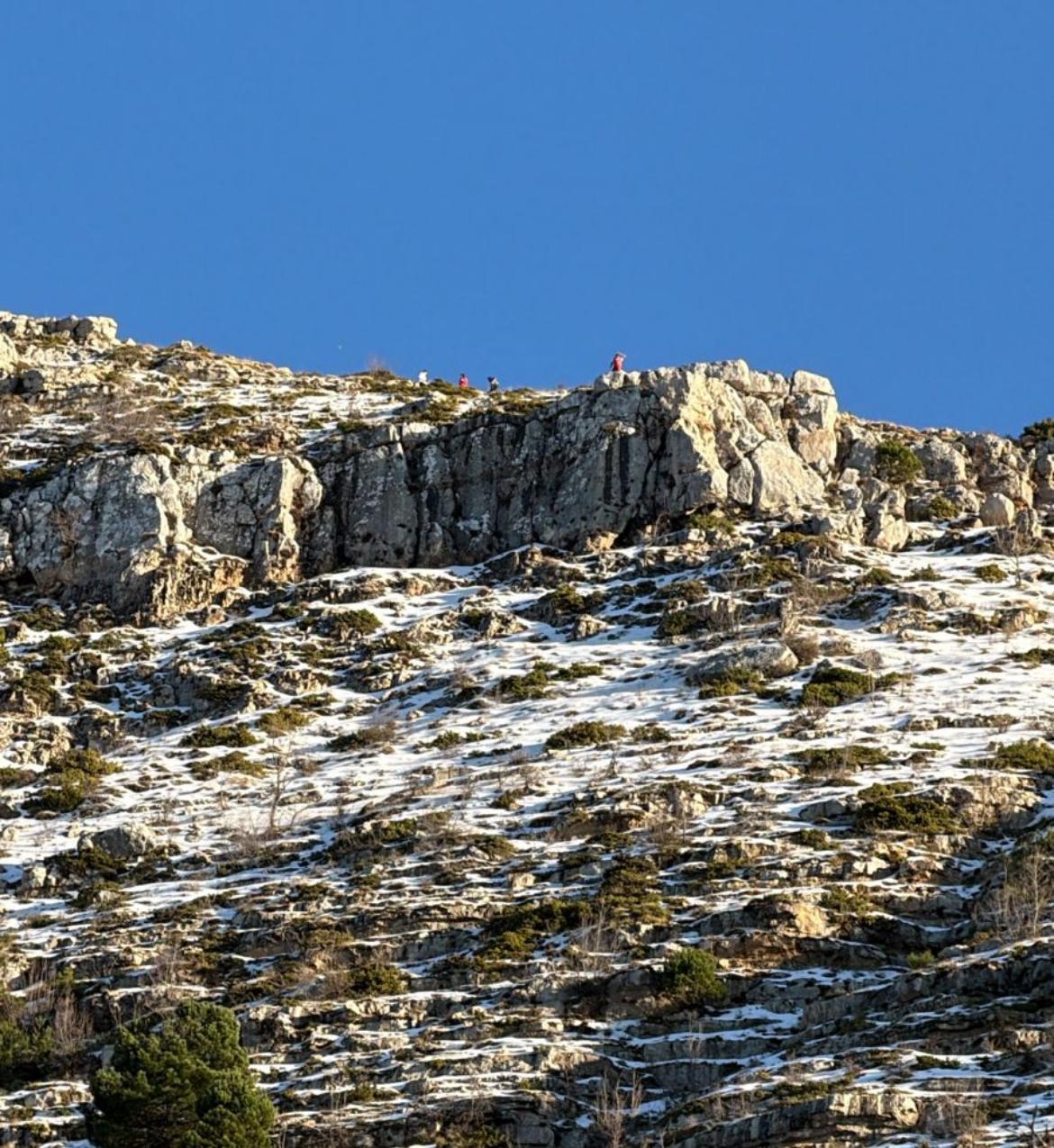 سقوط شاب في حرش اهدن وعمليات البحث جارية