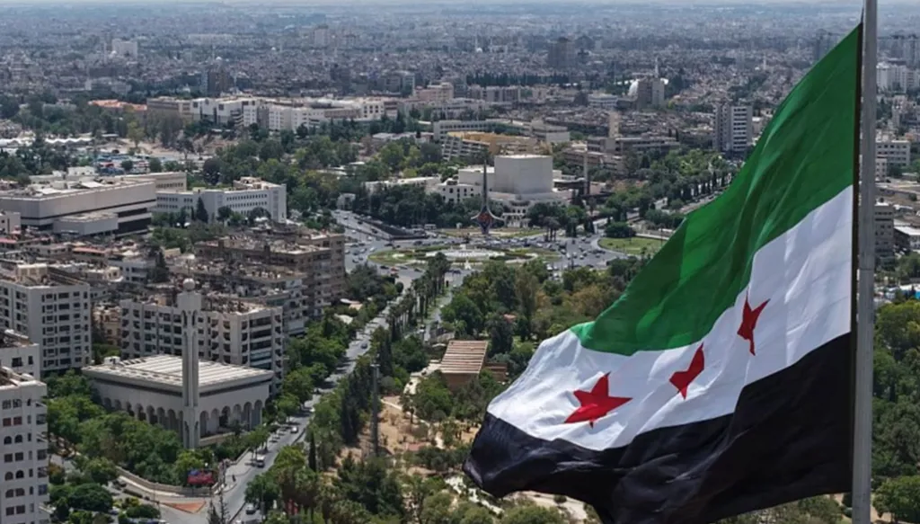 سقوط صاروخ مجهول المصدر قرب مطار المزة العسكري