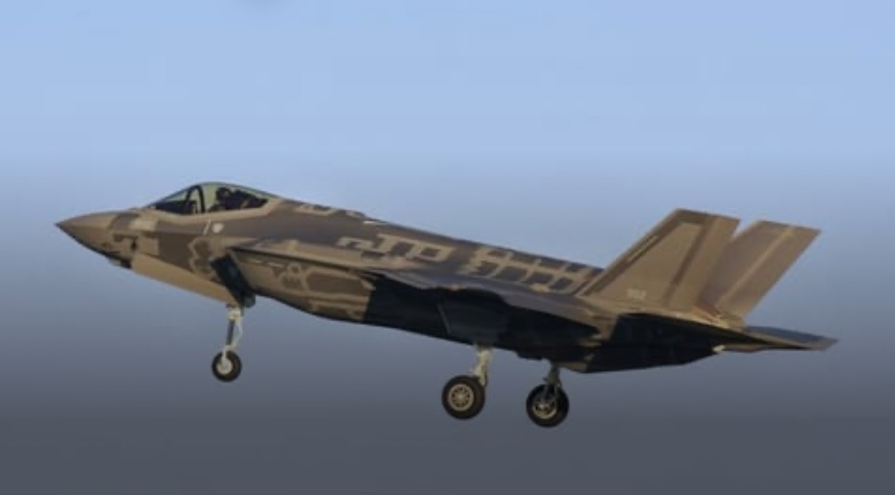 إسرائيل: بدأنا ضرب أهداف لحماس والحزب في لبنان