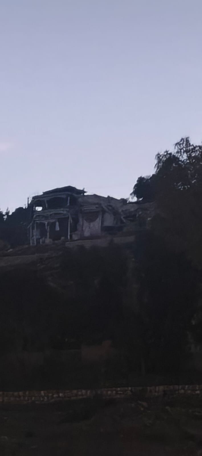 الاحتلال الإسرائيلي يفجّر مبنى سكنيًا غرب الخيام فجرًا