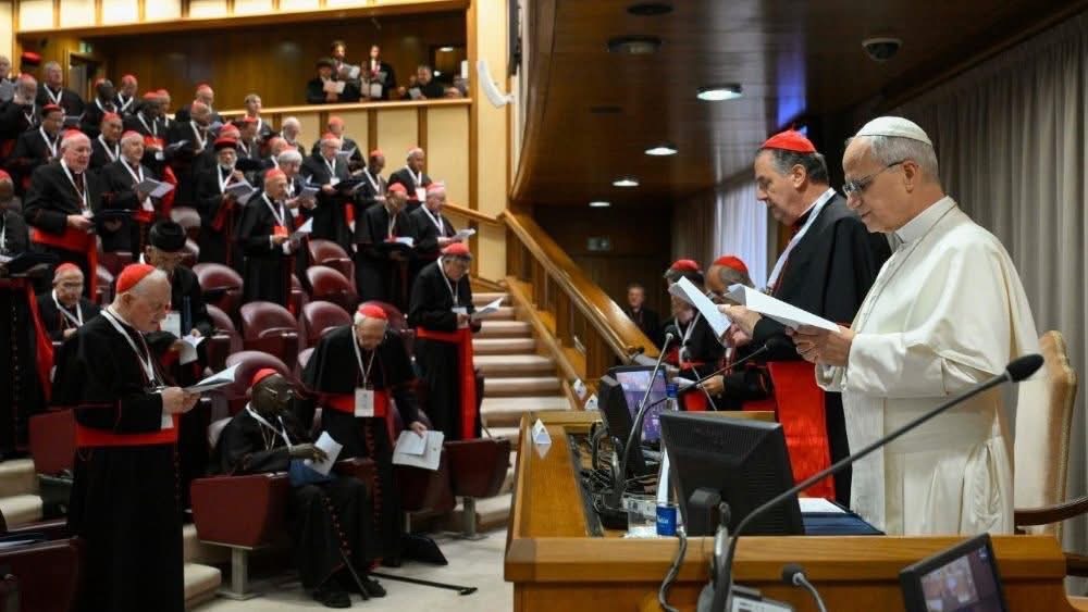 البابا لاون الرابع عشر يفتتح الكونسيستوار الاستثنائي: الإصغاء والسينودسية طريق كنيسة الألفية الثالثة
