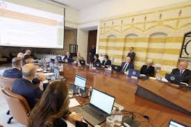 «شراء للوقت» شمال الليطاني… وقلق من «لكن» نتانياهو!<br />
هيكل يرفض المهل الزمنية… عون ــ بري: لحماية السلم الأهلي<br />
حَراك ديبلوماسي سعودي ــ فرنسي… وإطلاق «يد» البيطار؟