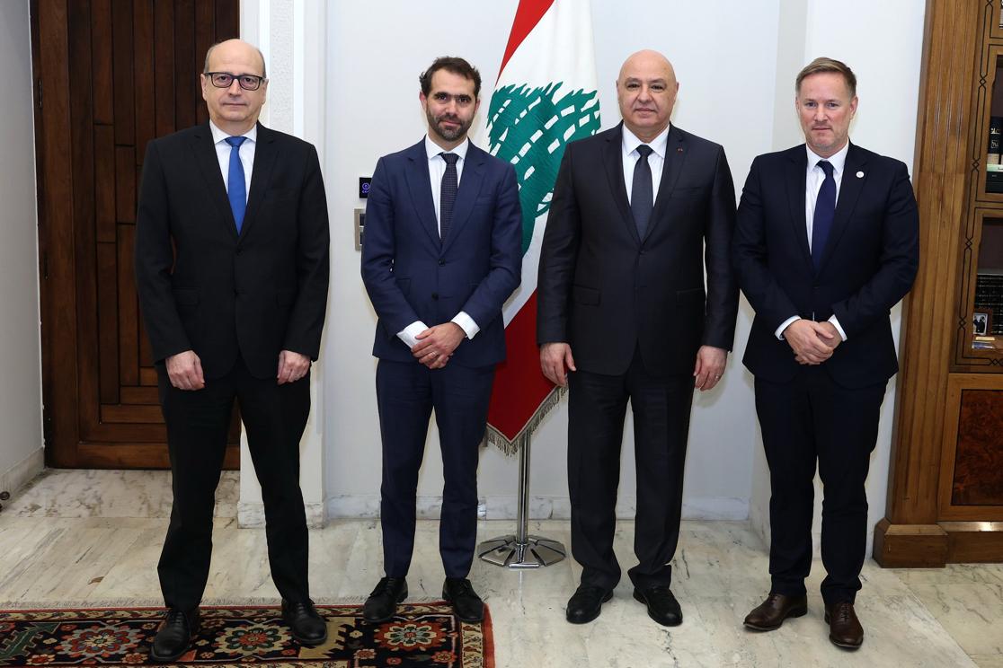 الرئيس عون يطلع على اتفاقية استكشاف البلوك البحري رقم 8 مع شركات دولية