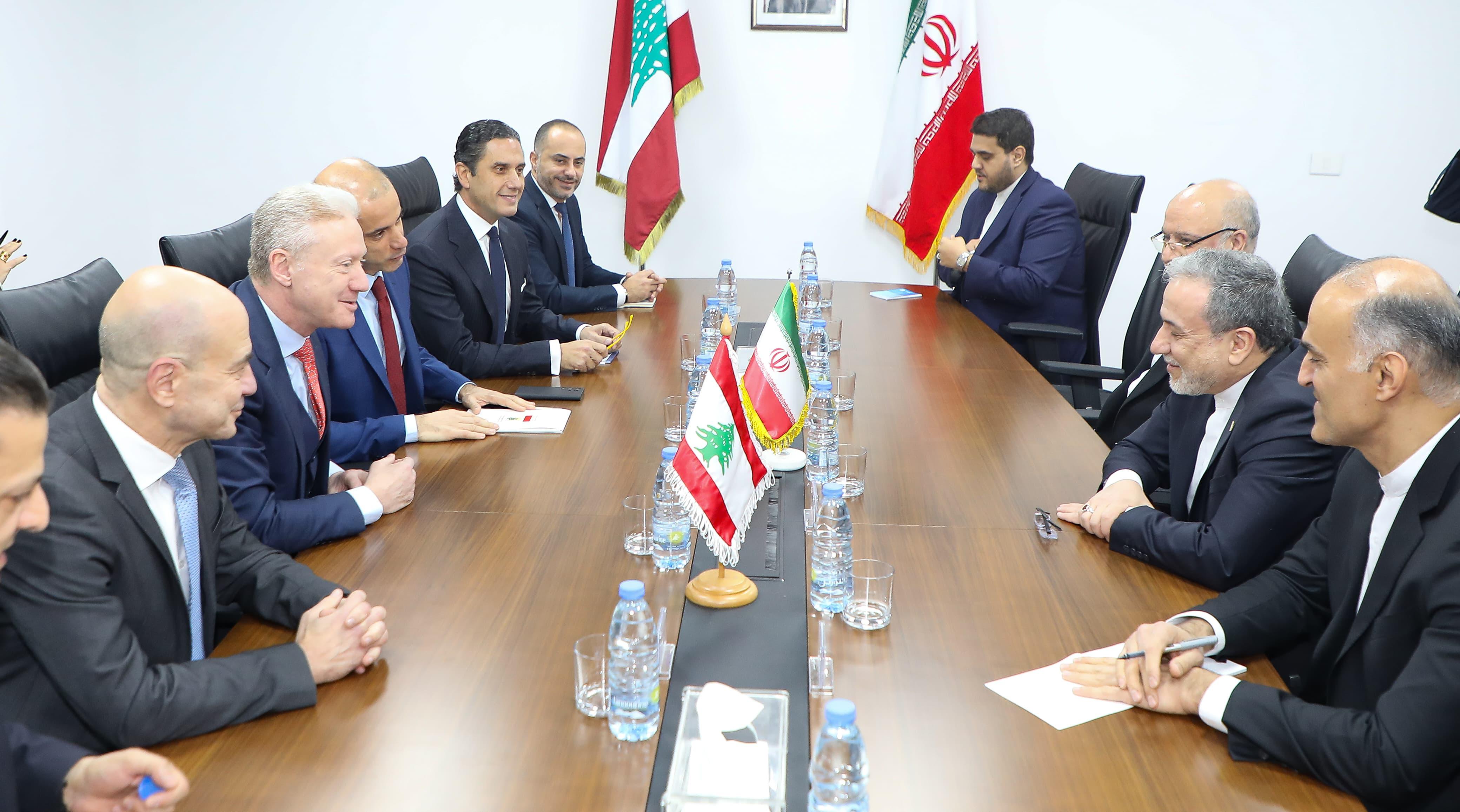 رجّي لعراقجي: الدفاع عن لبنان مسؤولية الدولة وسلاح حزب الله يجب أن يكون تحت سقفها