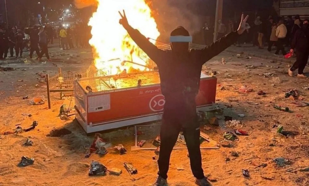 الاحتجاجات تتصاعد في إيران