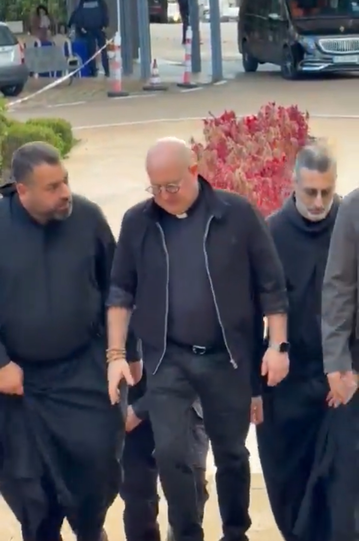 وصول الأب البرتغالي غيارمي إلى جامعة الروح القدس – الكسليك