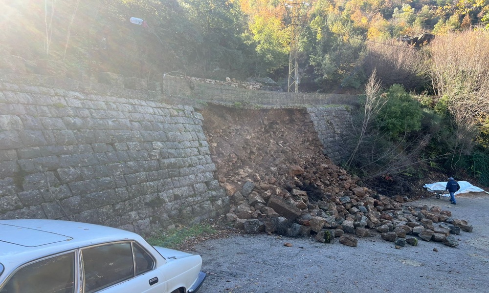 انهيار حائط دعم على طريق بتغرين – بسكنتا