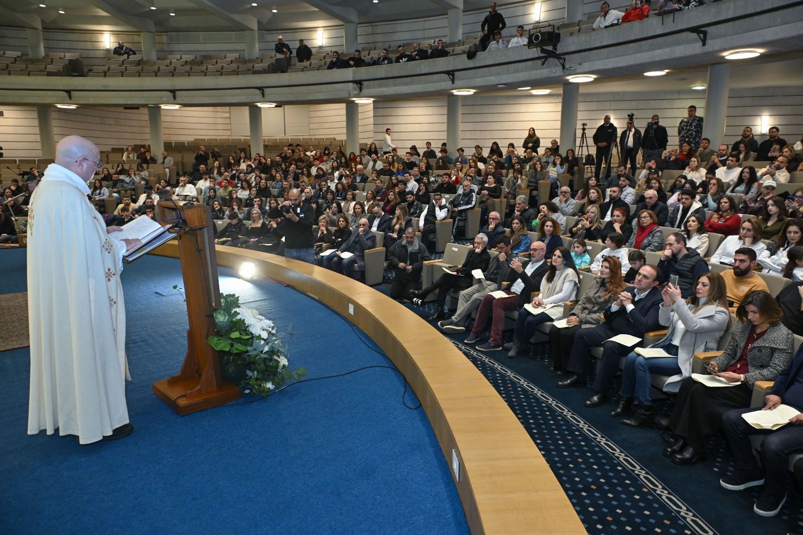 الأب غييرمي في ضيافة جامعة الروح القدس - الكسليك: هذه رسالتي