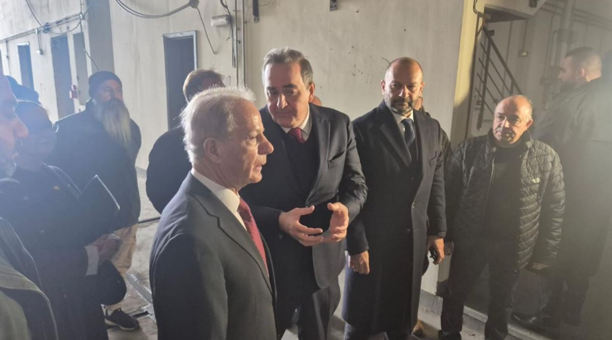 السفير الأميركي في  مؤسسة كهرباء لبنان