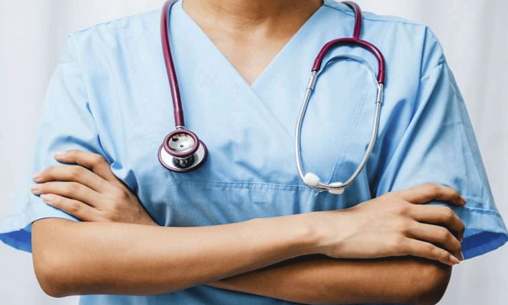 تحذير من منتحلي صفة ممرضين!