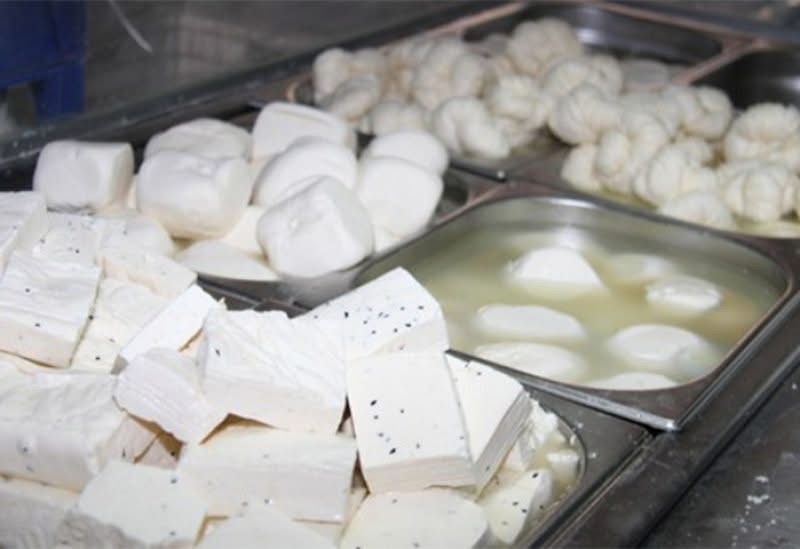 توقيف صاحب معمل غير مرخّص للألبان والأجبان وتلف المضبوطات