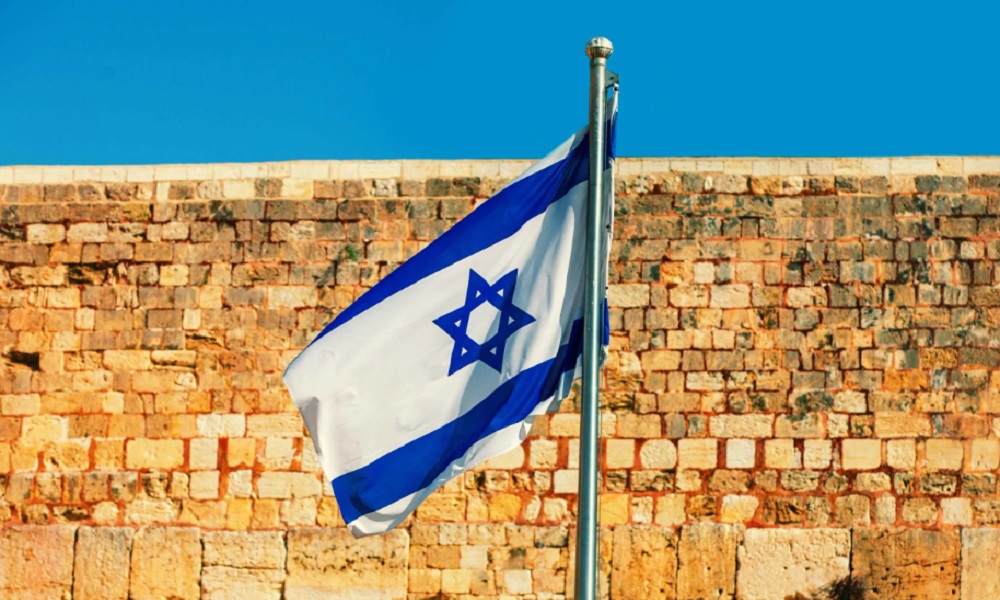 إسرائيل تفتح الملاجئ