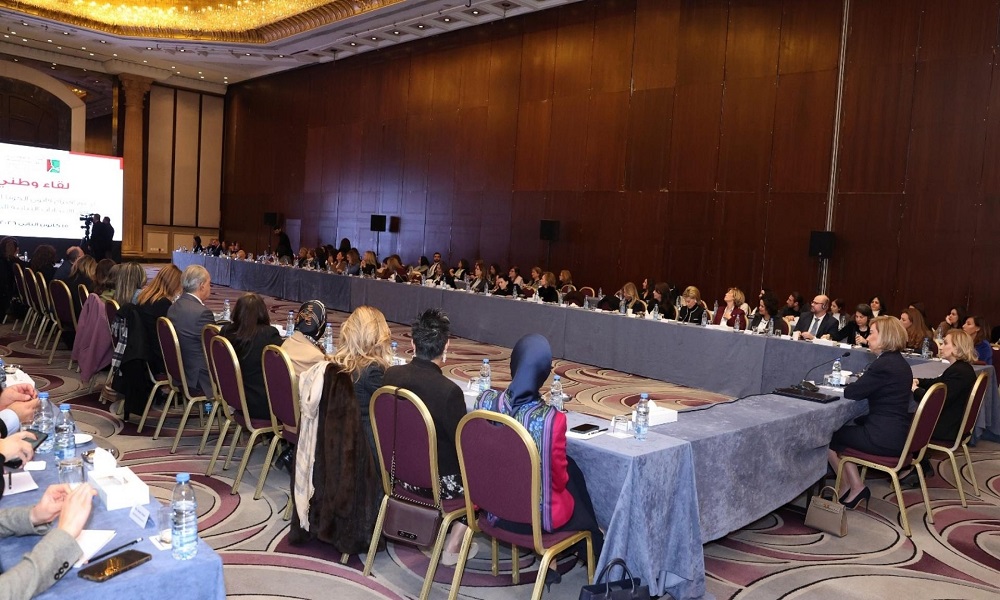 السيدة الأولى: مشاركة المرأة في الحياة السياسية ضرورة حيوية