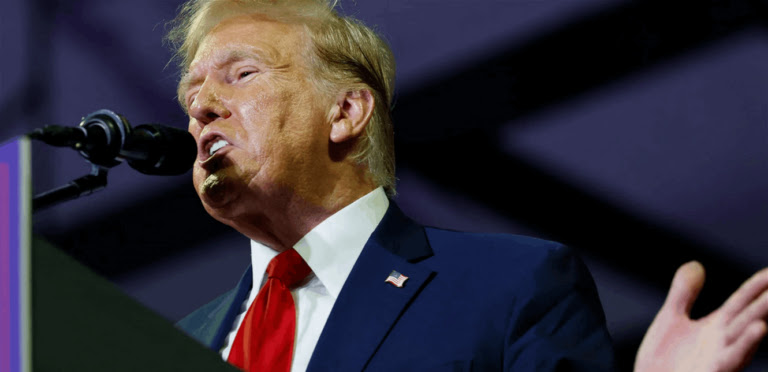 ترامب يهاجم خامنئي ويصفه بـ”الرجل المريض”: حان الوقت للبحث عن قيادة جديدة في إيران