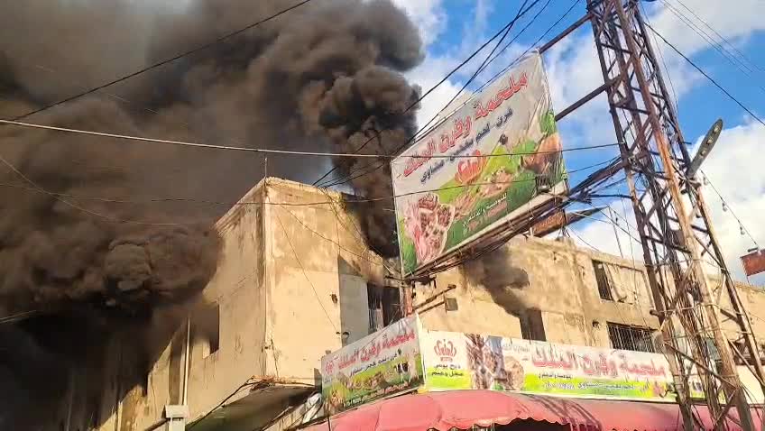 بالفيديو - حريق كبير في المدينة الصناعية بسينيق – الغازية