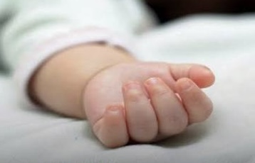 رضيع يقضي غرقاً في منزل ذويه