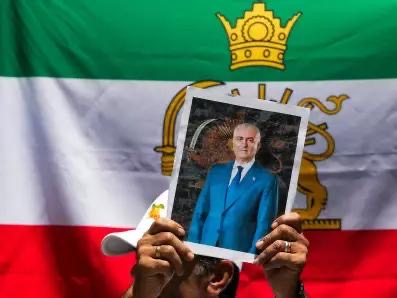 قراصنة يخترقون بث التلفزيون الإيراني