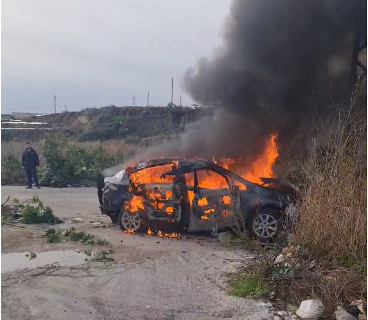 إسرائيل: استهداف عنصر من حزب الله بسيارة في الزهراني جنوب لبنان