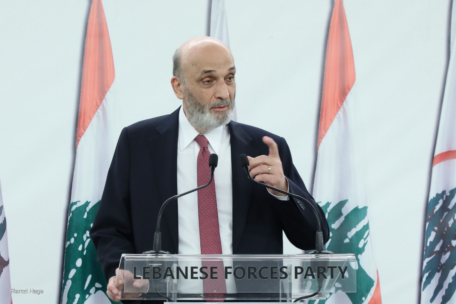 جعجع في  تسليم بطاقات حزبية : الانتساب شراكة فعلية في مشروع وطني طويل النفس