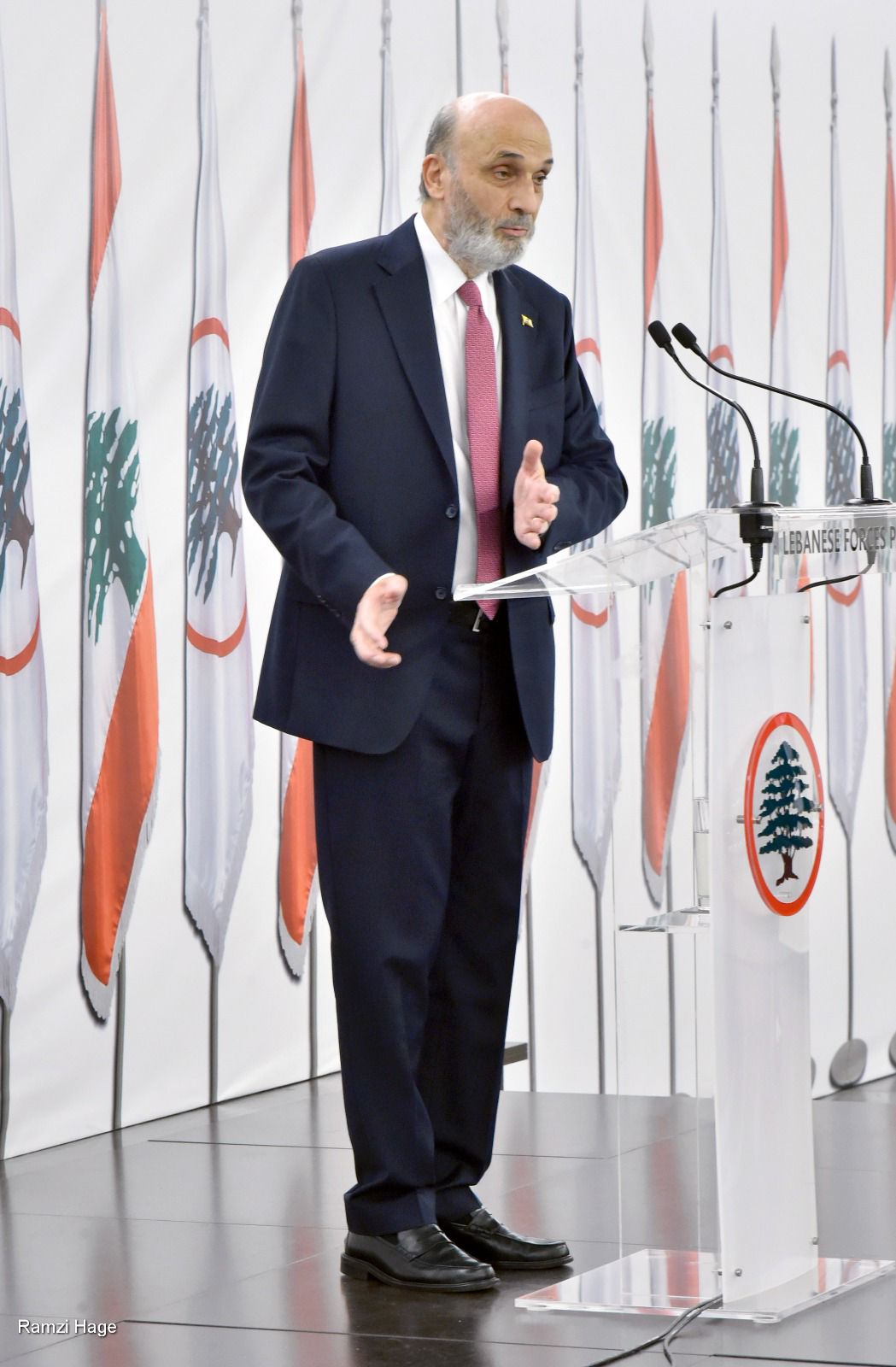 جعجع في  تسليم بطاقات حزبية : الانتساب شراكة فعلية في مشروع وطني طويل النفس