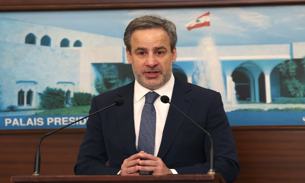 معوّض يدين حملة التخوين ضد عون: تهديد الدولة مرفوض