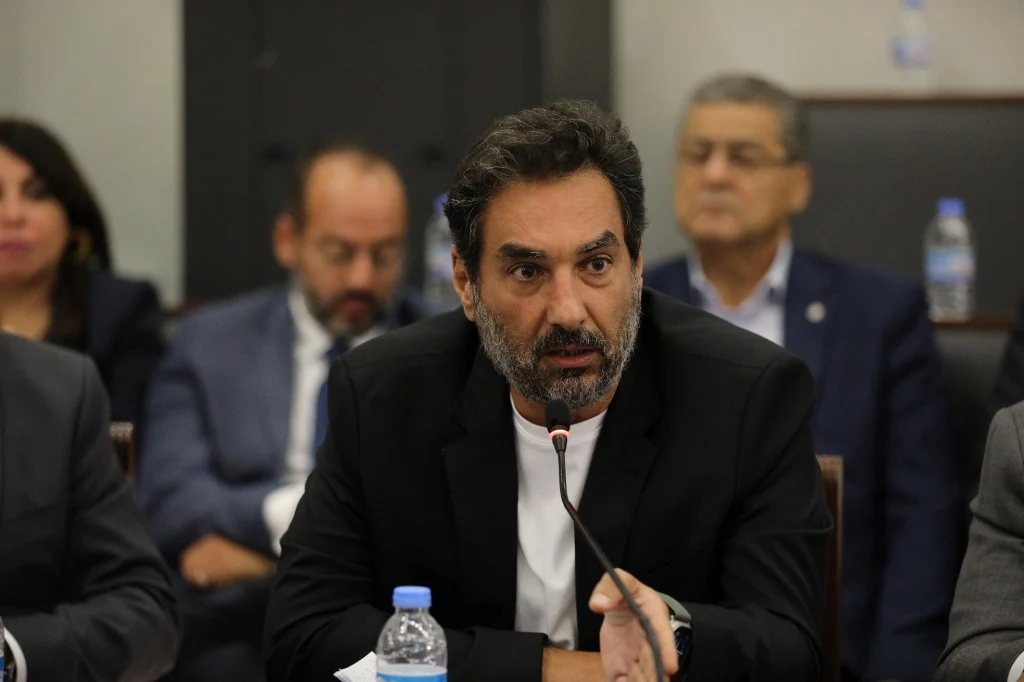 الصادق: مشهدٌ يختصر الحزب اليوم