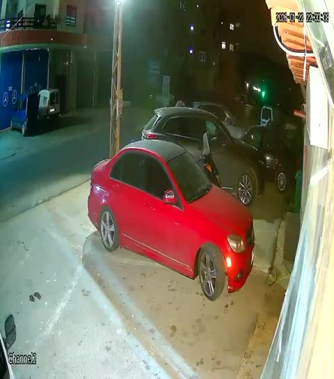 قتيل وجريحان  في حادث إطلاق نار على مقهى في طورا