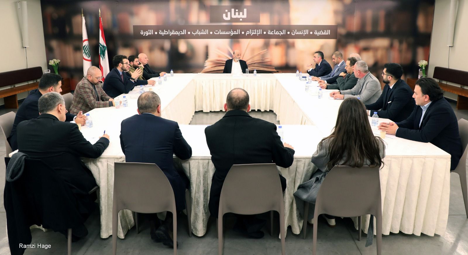 جعجع بحث مع الهيئة الإدارية لمصلحة الأطباء في القوات في التطورات