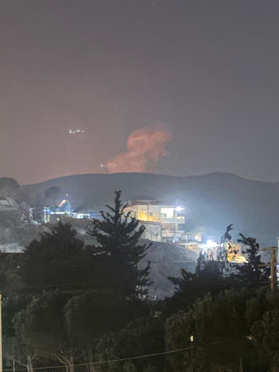 غارة إسرائيلية على جبل صافي وتحركات مكثفة في كروم المراح… واغلاق طريق كفرحونا