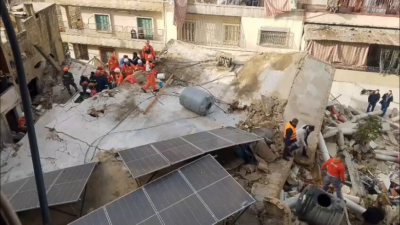 انهيار مبنى القبة يقرع جرس الإنذار.. النواب يتحضرون لمناقشة الموازنة والقطاع العام مستمر في الإضراب