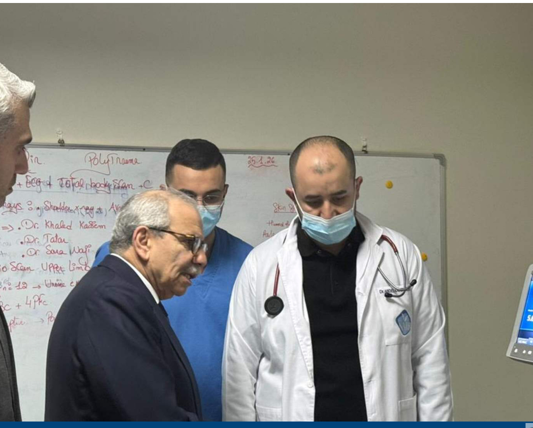 سلام اطمأن الى جرحى المبنى المنهار في مستشفى المظلوم في طرابلس وعقد اجتماعاً