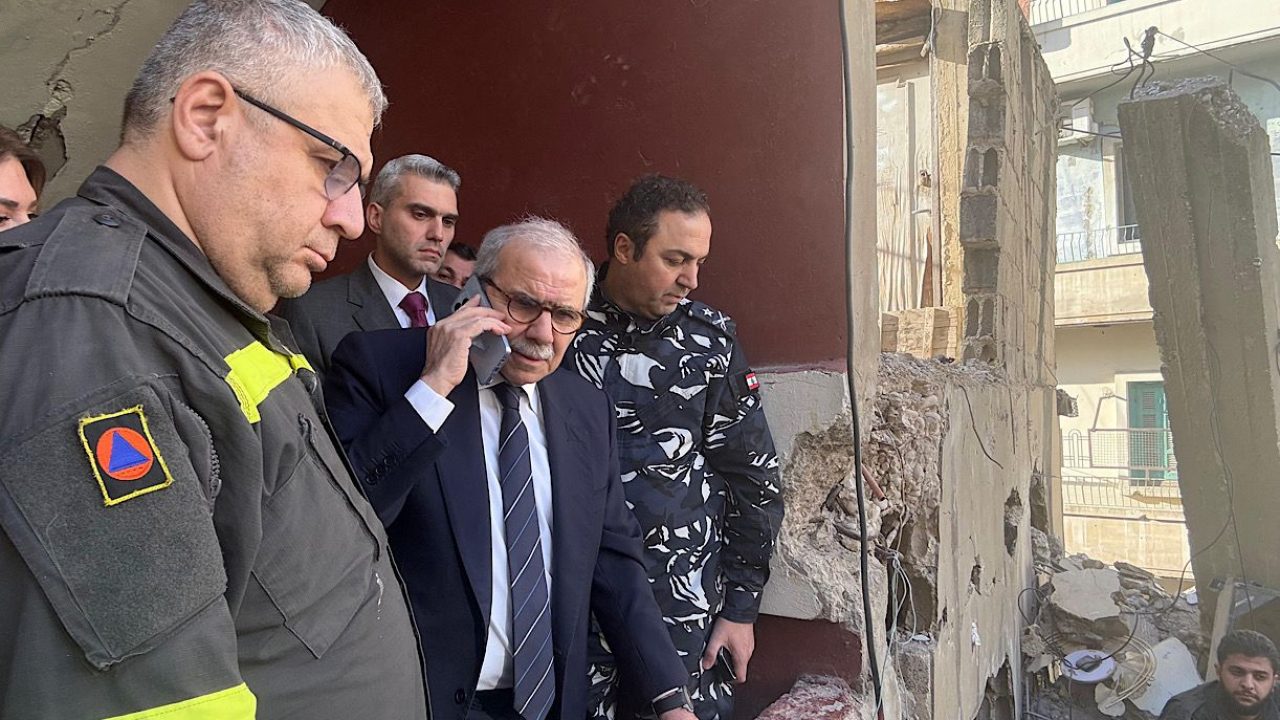 سلام يتفقد مبنى القبة المنهار : طرابلس ليست وحدها