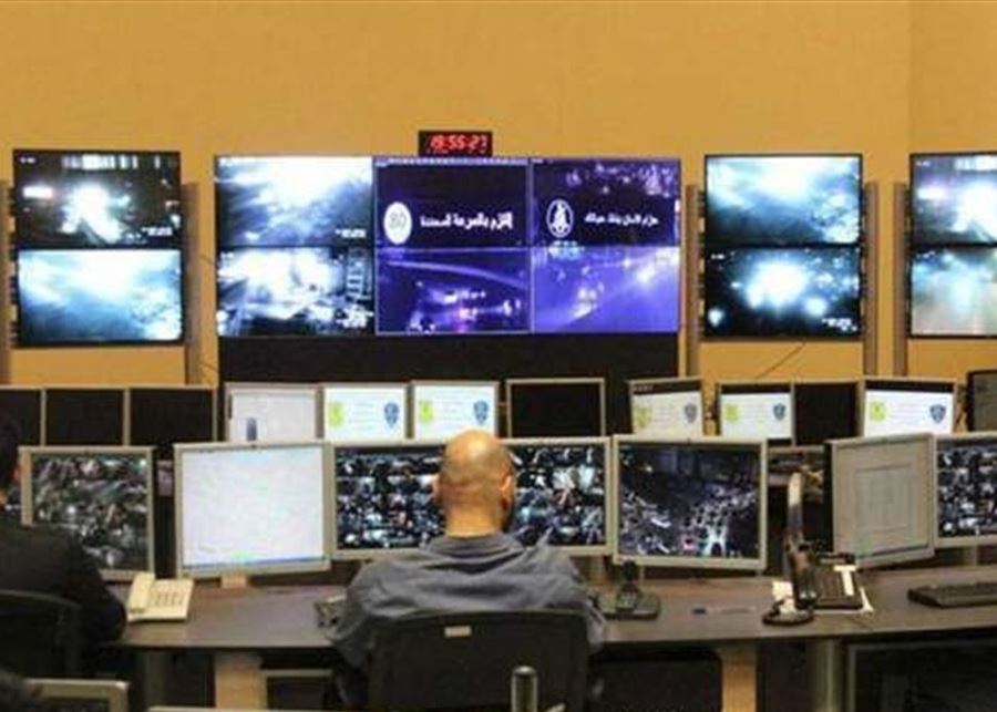 جريح نتيجة تصادم بين سيارتين